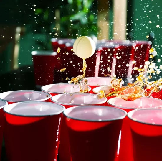 Stalo žaidimas „Beer Pong“