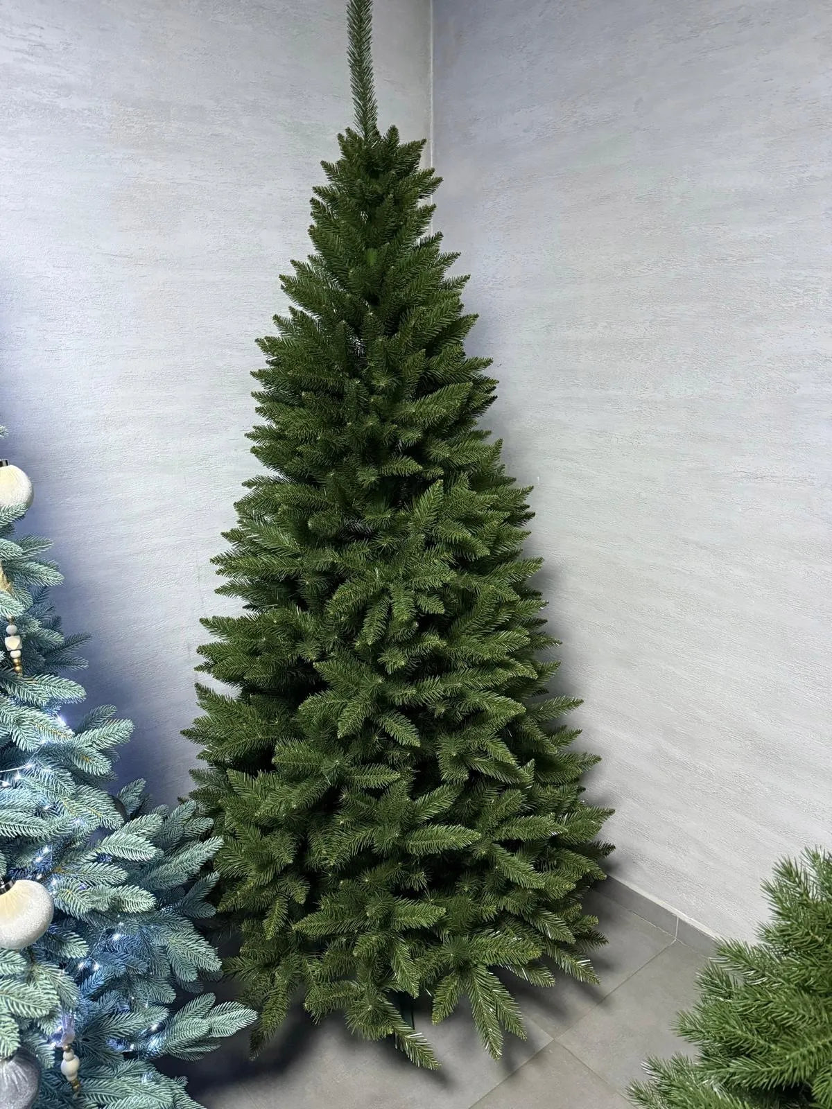 Natūrali dirbtinė KAUKAZO EGLĖ iš PVC, 250 cm + stovas
