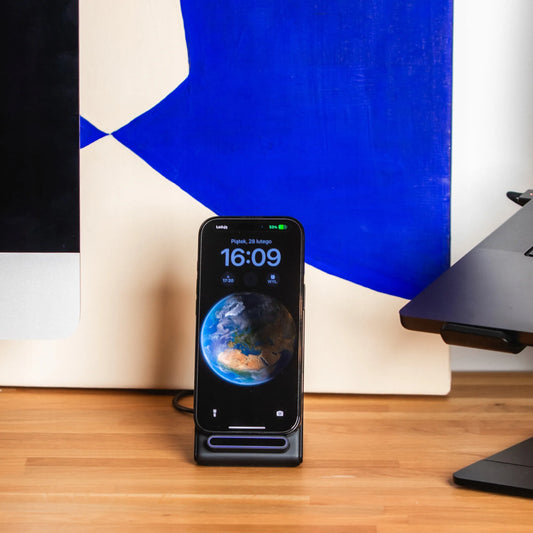 „Spacecase“ belaidis Qi įkroviklis-stovas telefonui, 15 W