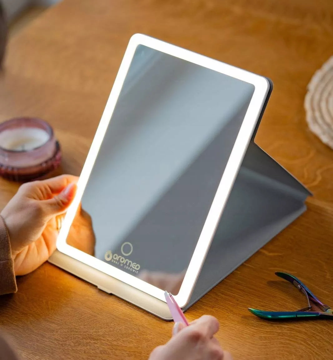 Kosmetinis makiažo veidrodis LED Oro-Mirror LED X2 su pašvietimu, pastatomas