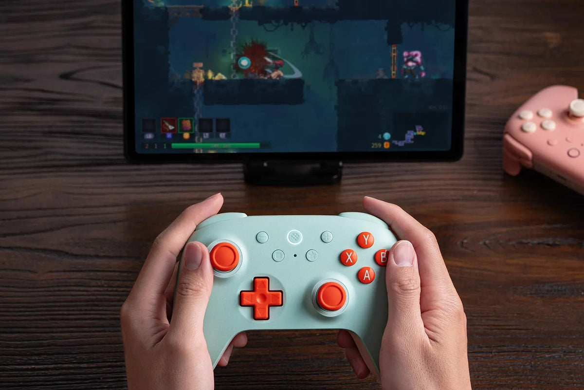 „8BitDo Ultimate 2C“ belaidis žaidimų valdiklis, skirtas „Windows“ ir „Android“