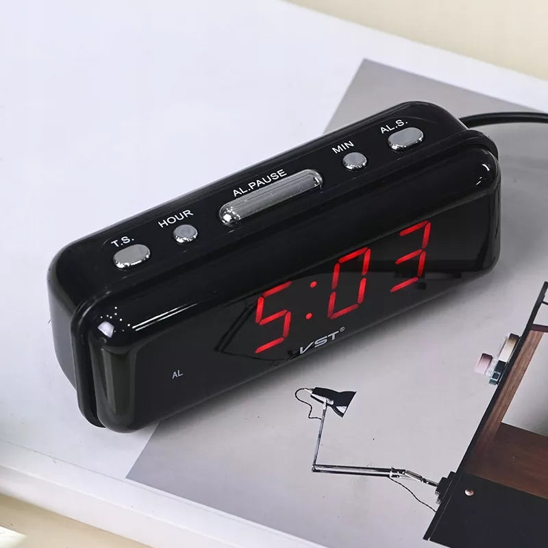 RETOO LED skaitmeninis laikrodis žadintuvas su 24h formatu, garsiu žadintuvu ir snaudimo funkcija