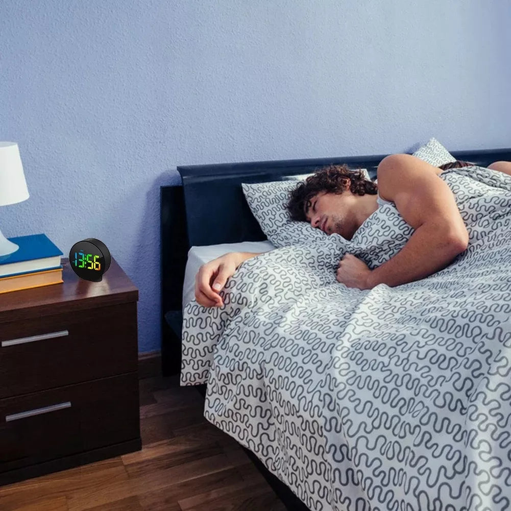 Skaitmeninis LED HD 3D stalo elektroninis laikrodis su dvigubu žadintuvu