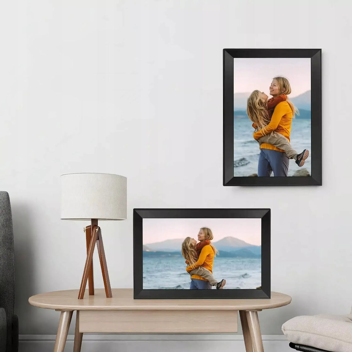 Didelis skaitmeninis fotokadras 15,6 colių „FRAMEO“ – jutiklinis, WiFi, 32 GB