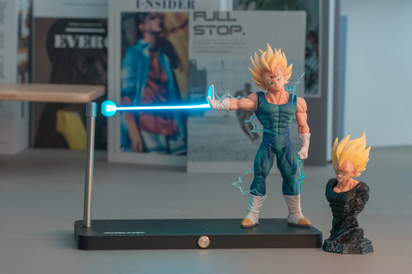 Dragon Ball Vegeta magnētiskā LED lampa