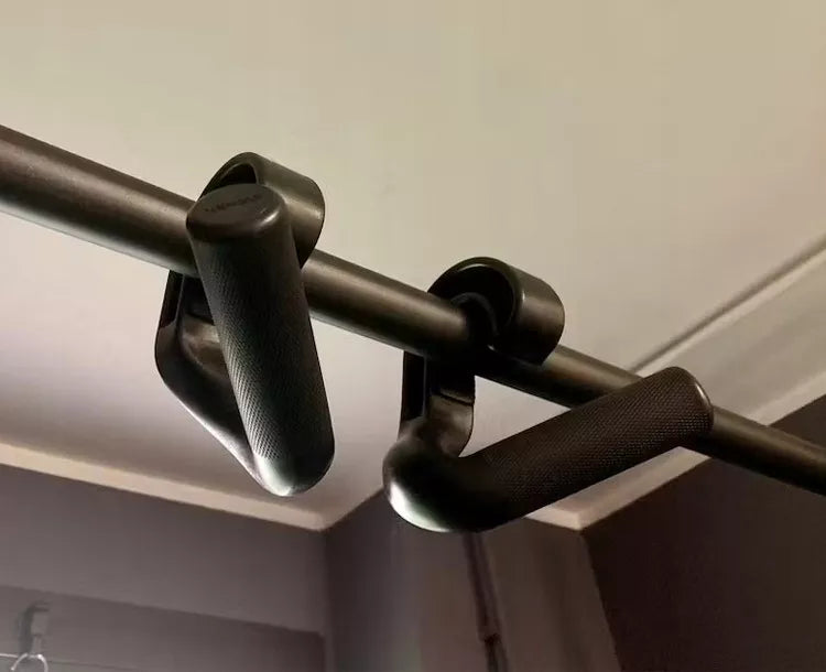 ERGONOMIŠKOS 45° TRENIRUOČIŲ RANKENOS SKERSINIUI, ŠTANGOMS IR GRYFAMS