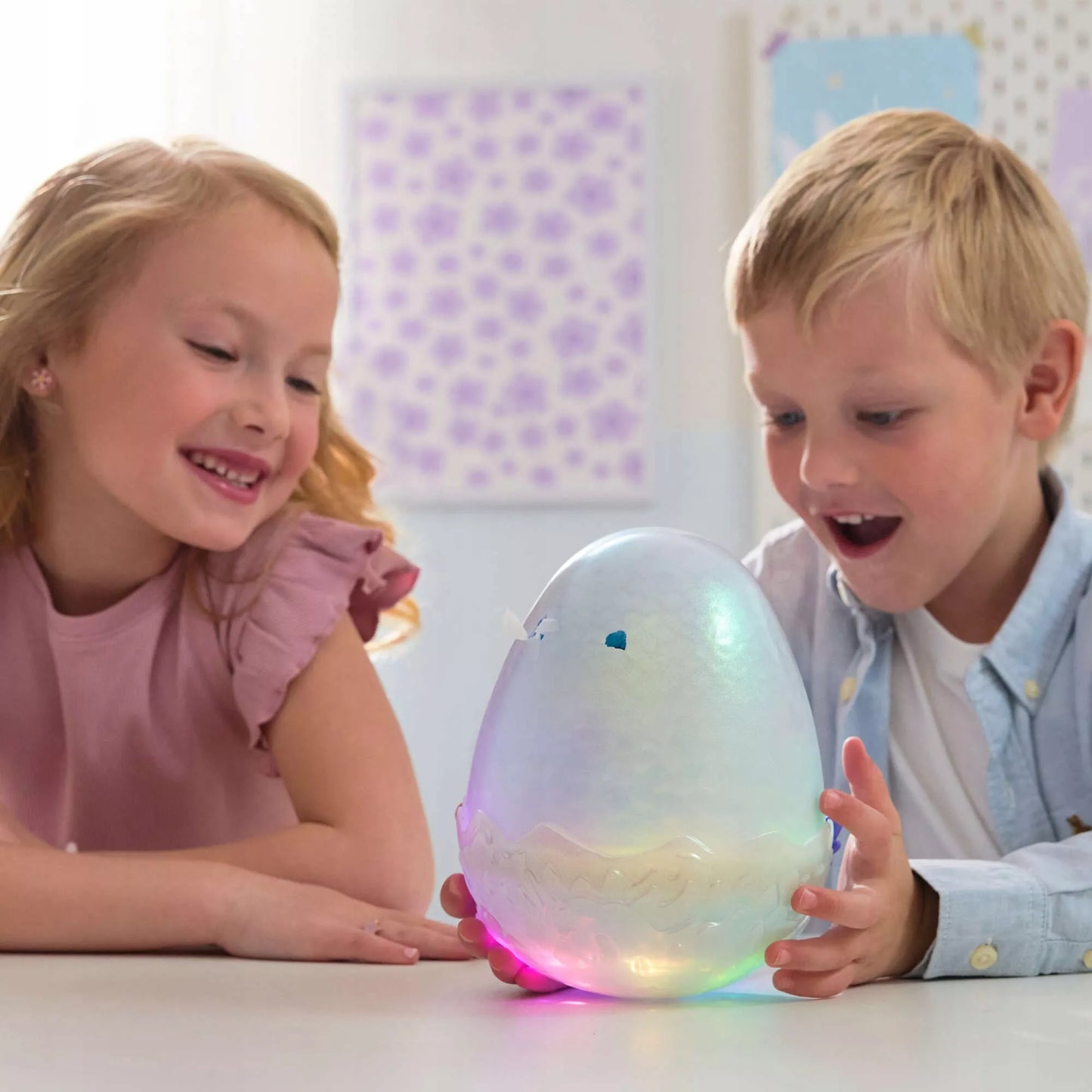 HATCHIMALS GYVAS ŽAISLAS KIAUŠINIS INTERAKTYVUS SLIBINAS STAIGMENA DRAGGLE