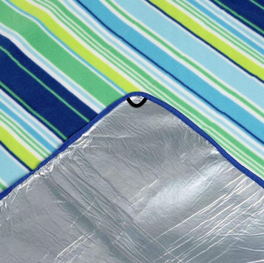 200x200cm izoliuotas paplūdimio pledas su rankena ir tvirtinimo detalėmis