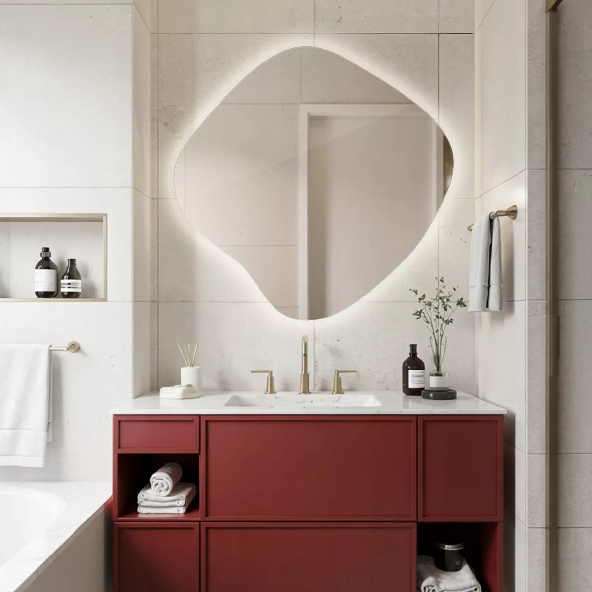 LED veidrodis Netaisyklingas Sieninis Makiažui ir Miegamajam „Glamour Design“