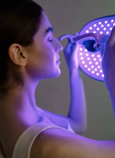 LED veido kaukė su fotoninio švytėjimo režimais TouchBeauty Glam Atjauninanti