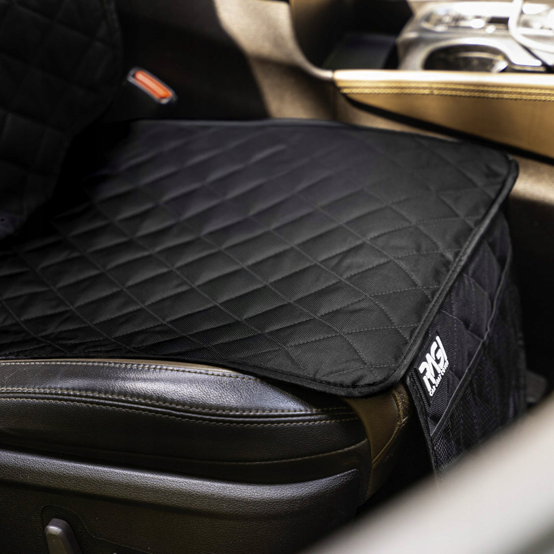 Aizsargpaklājiņš automašīnas sēdeklim ar ISOFIX sistēmu