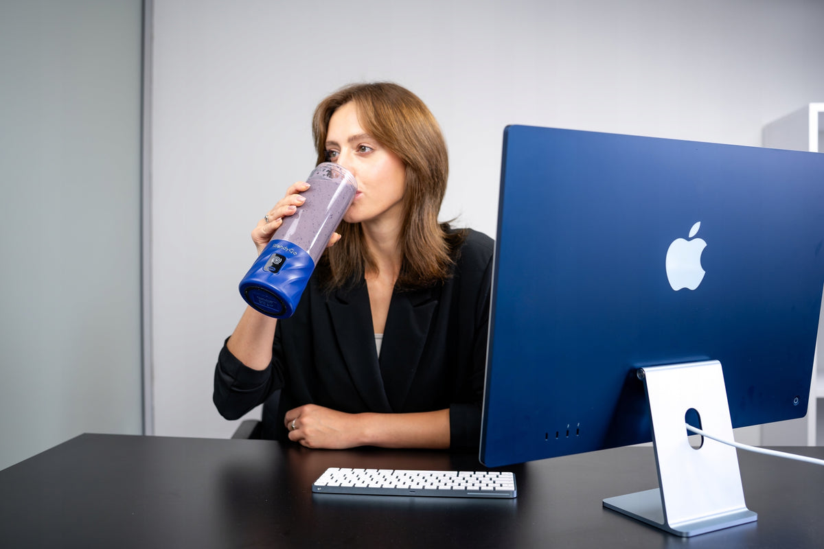 Oriģinālais BlendyGO 3 Pārnēsājamais Bezvadu USB Blenderis, 550 ml, Tumši Zils