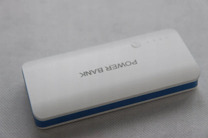 PowerBank Ekranas 3xUSB Žibintuvėlis
