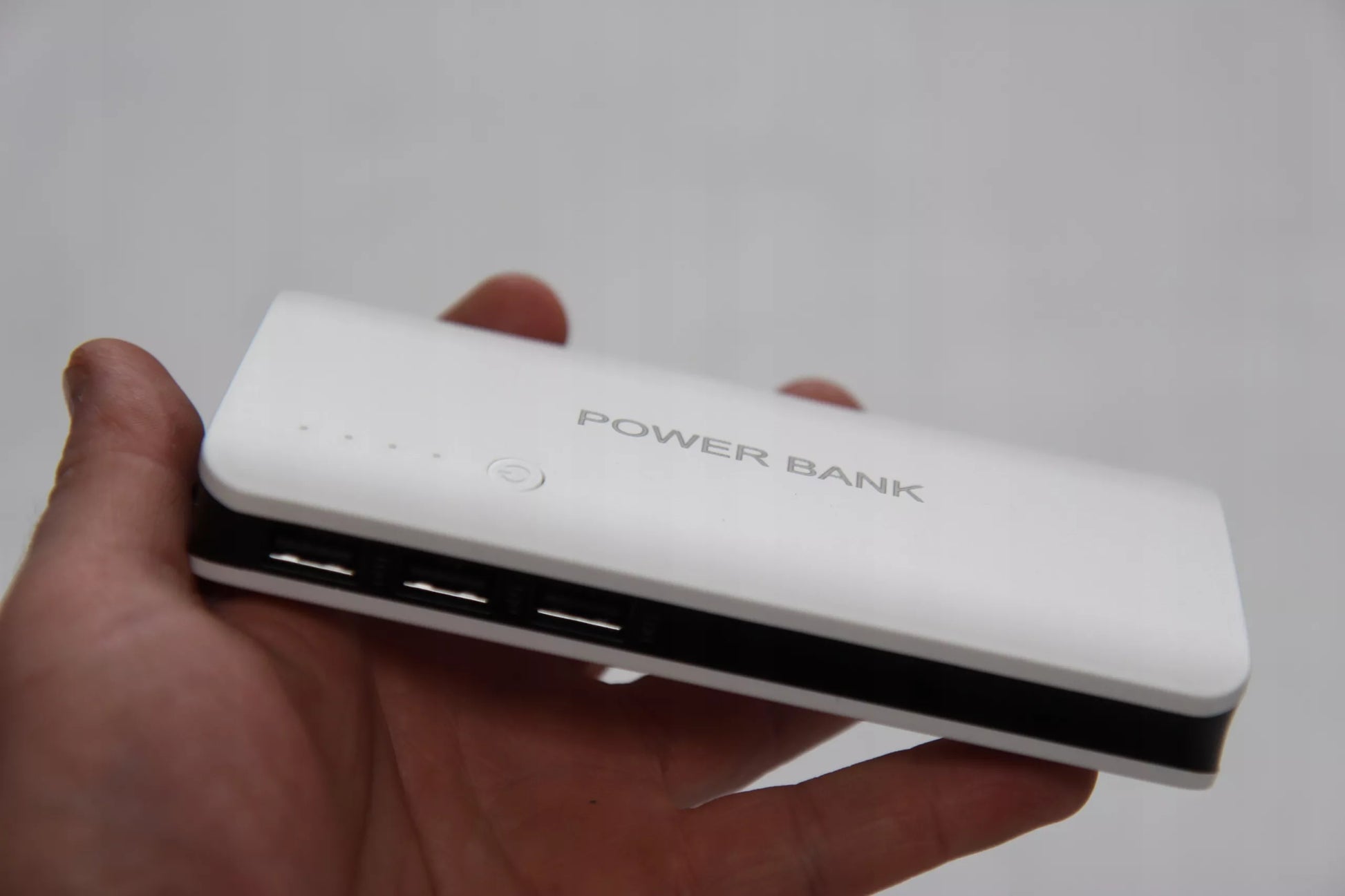PowerBank Ekranas 3xUSB Žibintuvėlis