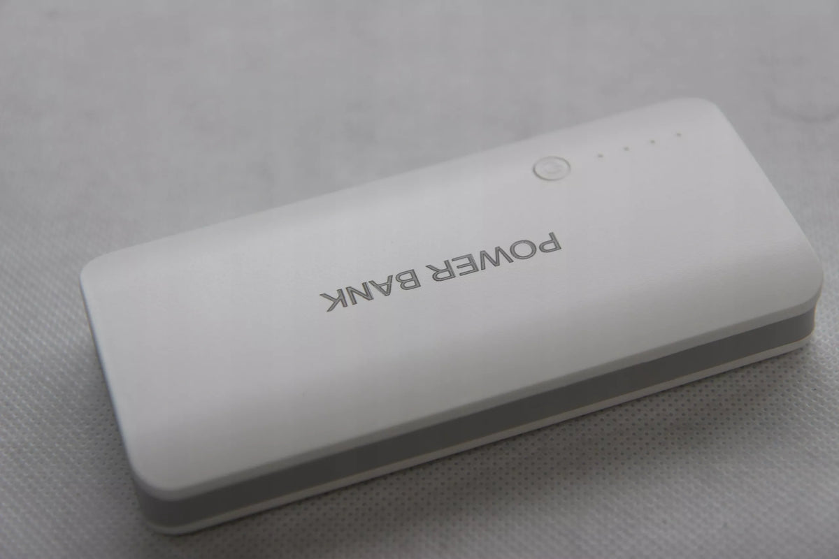 PowerBank Ekranas 3xUSB Žibintuvėlis