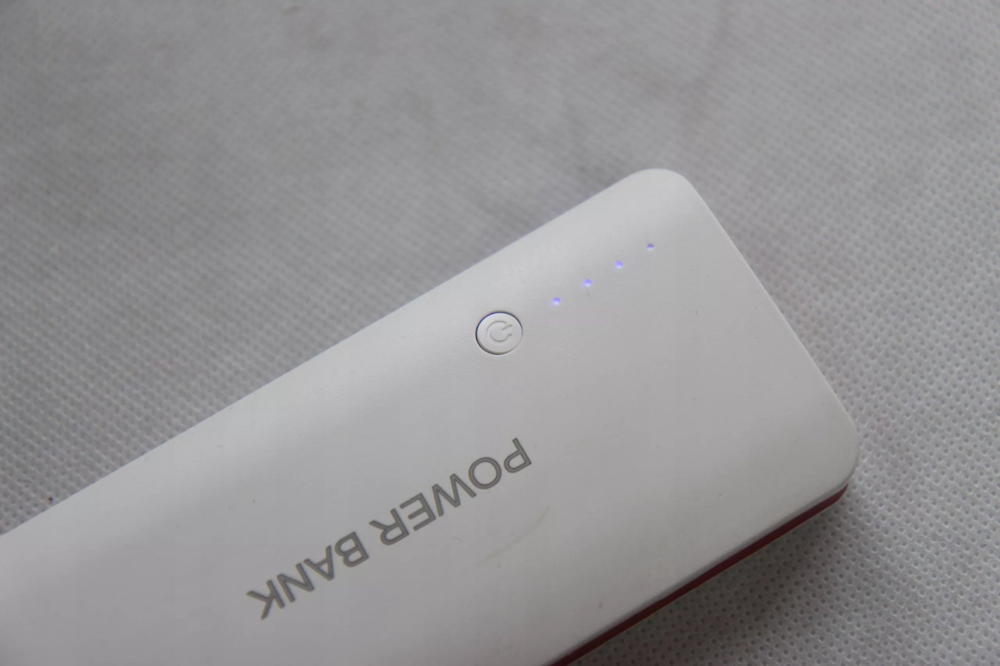 PowerBank Ekranas 3xUSB Žibintuvėlis
