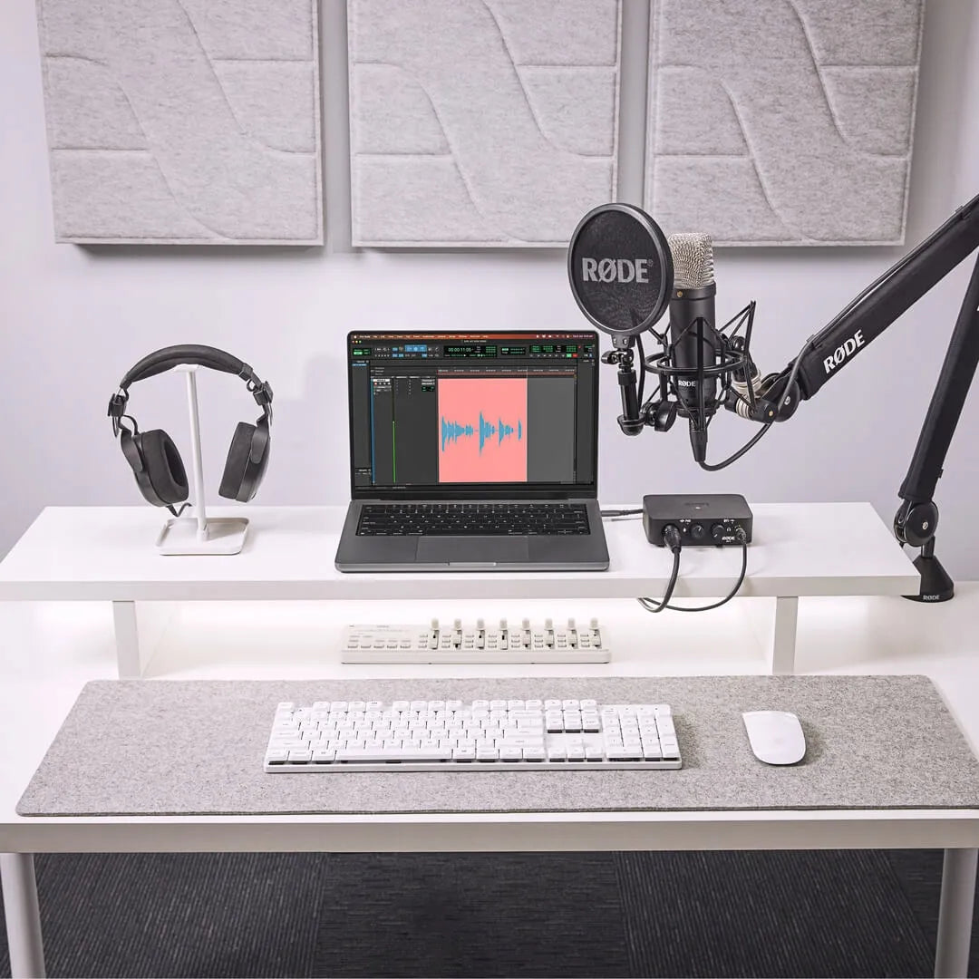 Profesionalus studijinis mikrofonas dainavimui, podcastams ir įrašams