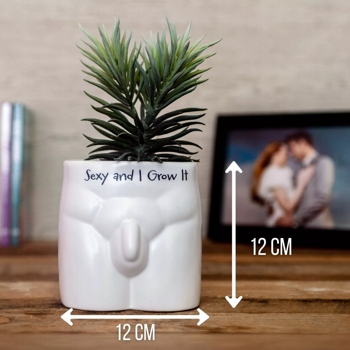Juokingas vazonas „SEXY AND I GROW IT“ – dovana augalų mylėtojams, 12 cm