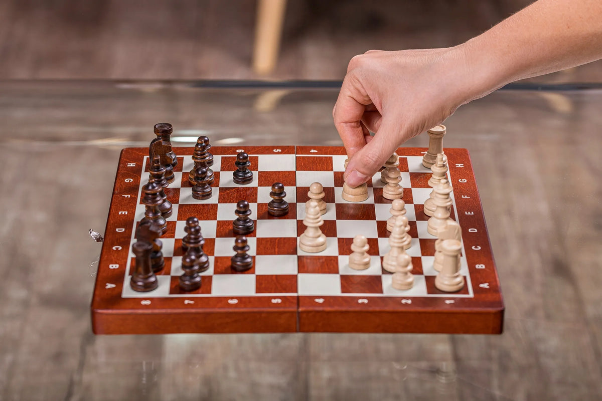 SQUARE mediniai MAGNETINIAI šachmatai Basic - 270 mm Stiprūs!