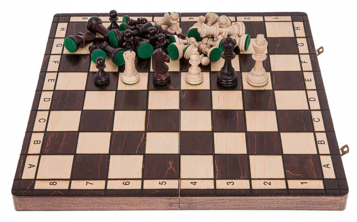 SQUARE – Mediniai šachmatai SPORT – 40 x 40 cm – 4 dydžio šachmatų figūros