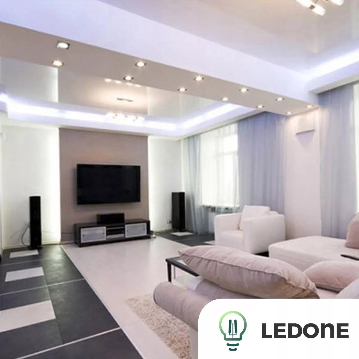 LED juostos rinkinys RGBW – 5 m, šiltai / šaltai balta, su pulteliu ir 12 V maitinimu