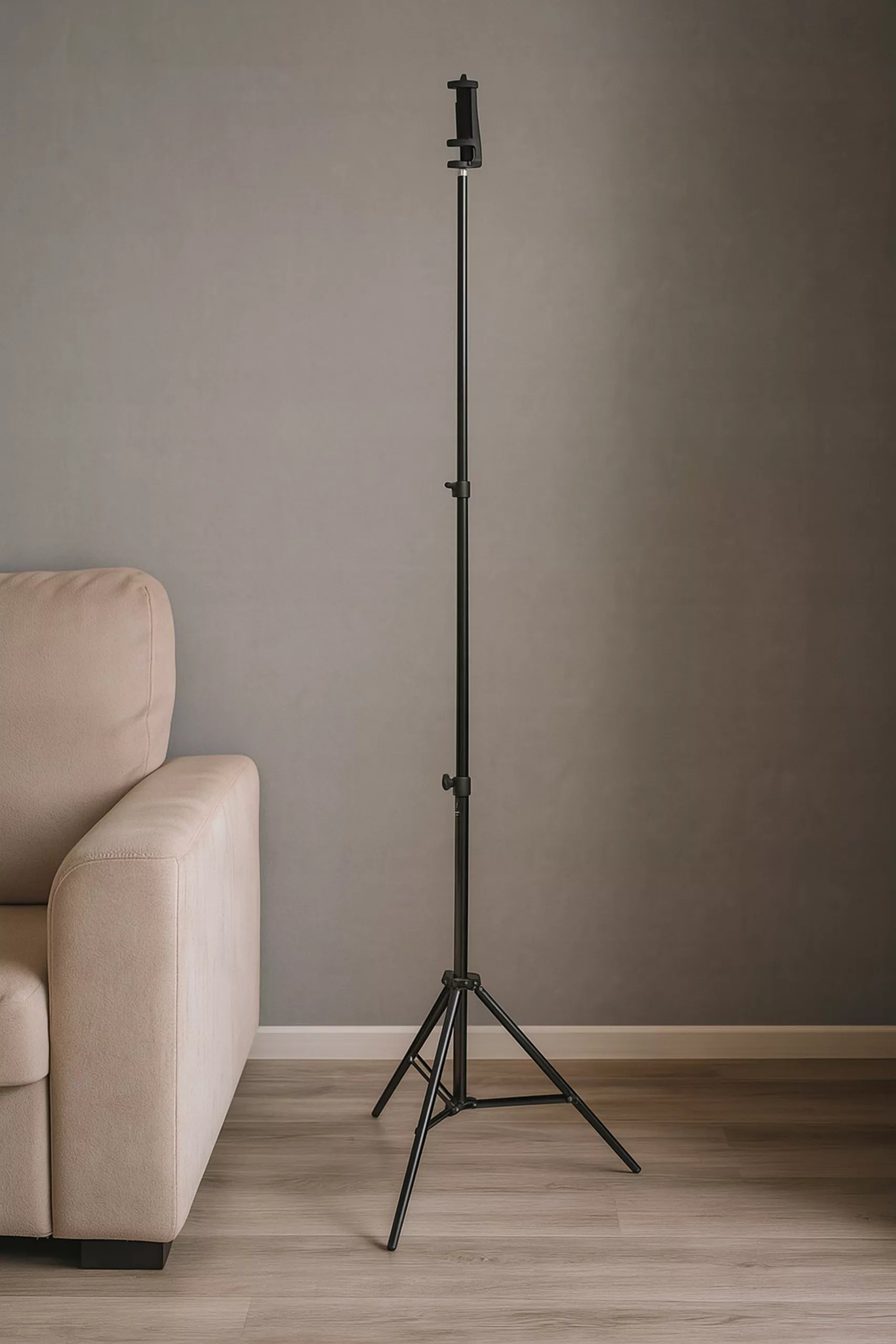 TRIKOJAS TELEFONUI SU LAIKIKLIU AUKŠTAS 230cm FOTOGRAFINIS XXXL