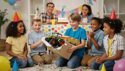 Nuotoliniu būdu valdomas traktorius su ryšuliais ir priekaba RC 1:24