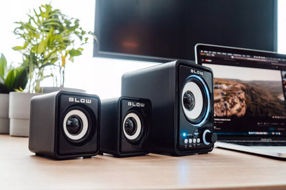 Kompiuterinių garsiakalbių komplektas 2.1 su LED apšvietimu ir FM radija, 11 W