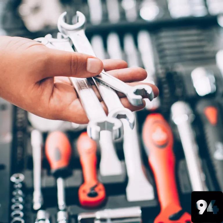 94 elementų raktų komplektas – profesionalus ir patvarus