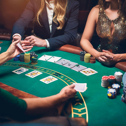 Premium pokera komplekts | 300 žetonu, čemodāns, kārtis, kauliņi
