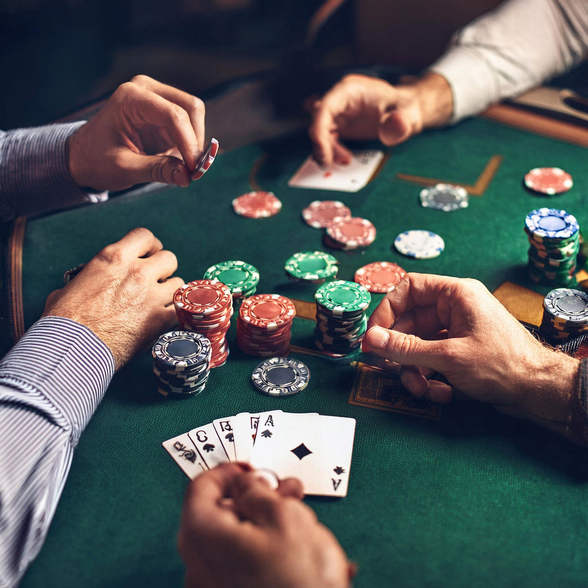 Premium pokera komplekts | 300 žetonu, čemodāns, kārtis, kauliņi