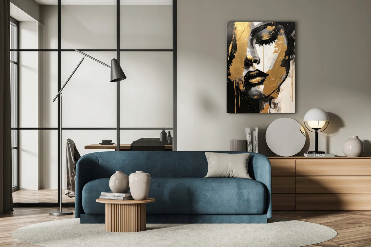 Abstraktus auksinis moters portretas ant drobės, glamūrinis stilius, 60 × 90 cm
