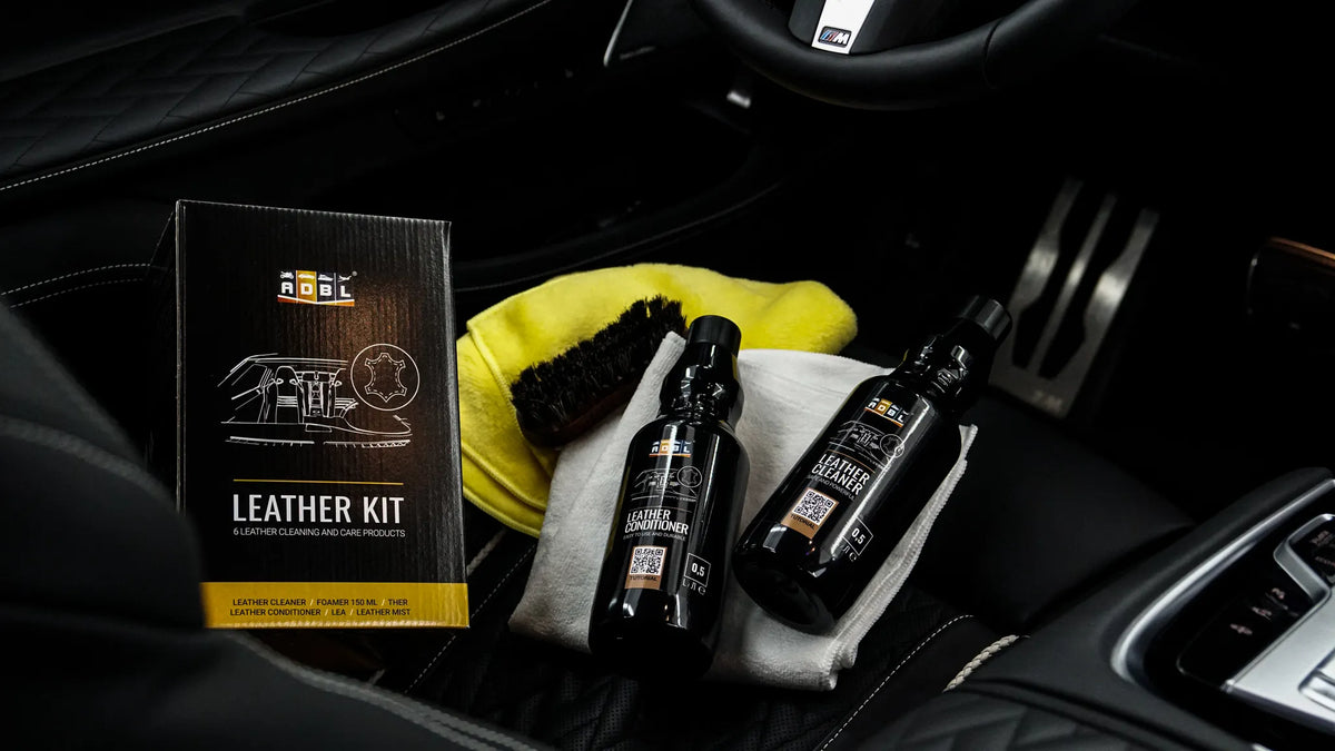 ADBL Leather Kit – odinių apmušalų valymo ir priežiūros rinkinys su valikliu, kondicionieriumi ir šepetėliu