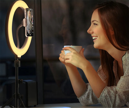 APEXEL 26cm LED žiedinė lempa su stovu, laikikliu ir 2 nuotolinio valdymo pulteliais, 3 spalvų režimai ir 10 ryškumo lygių
