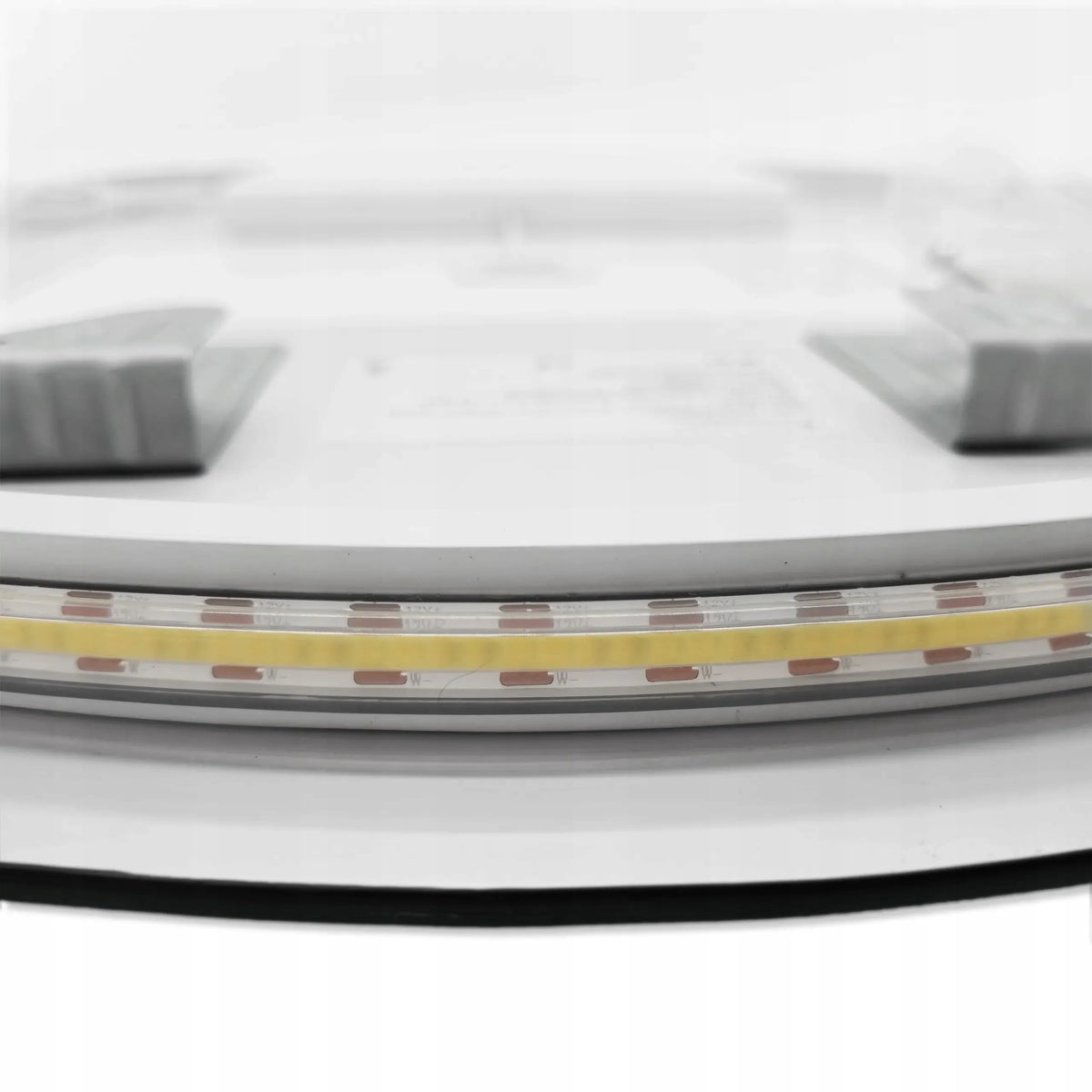Apvalus berėmis LED apšviečiamas vonios veidrodis, 70 cm