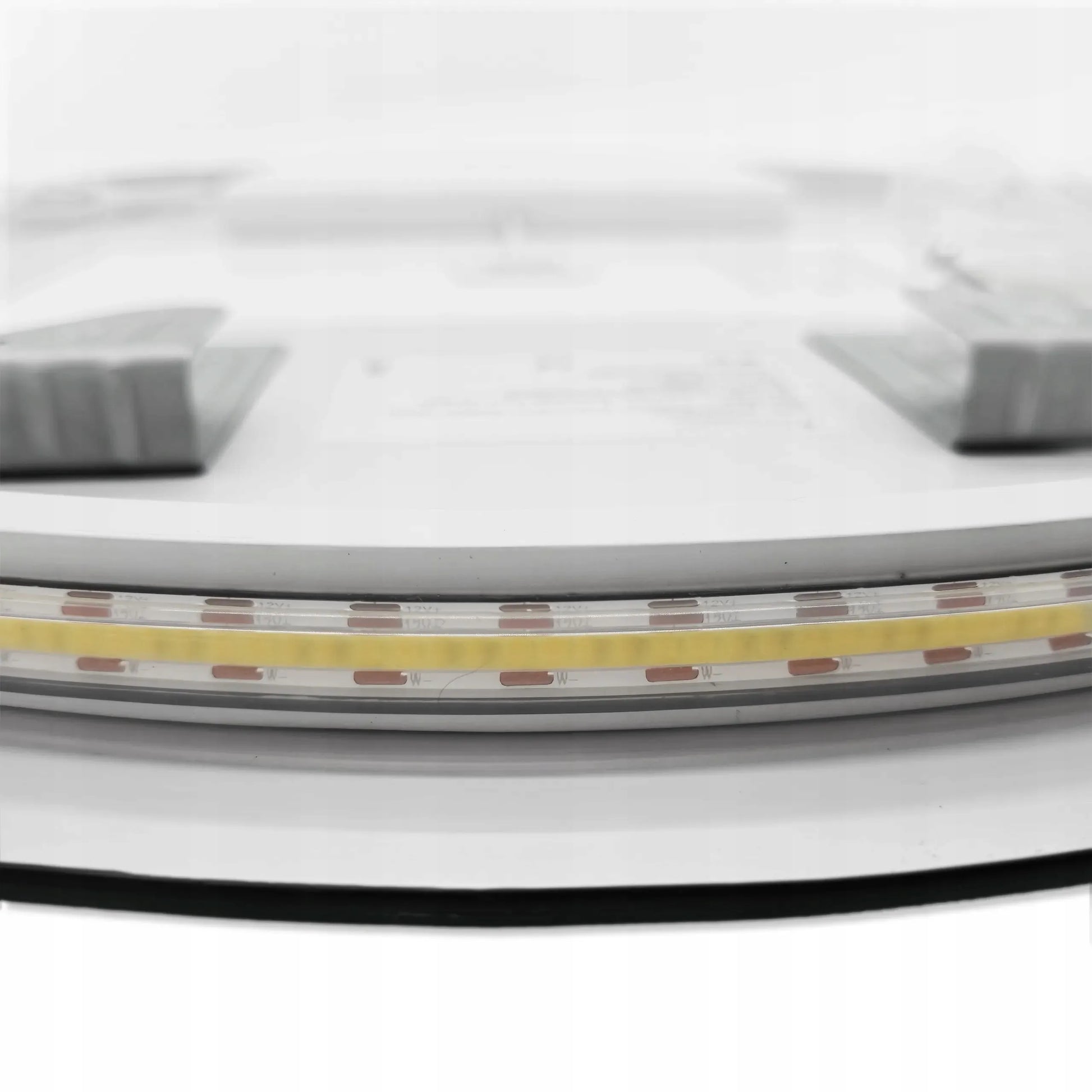 Apvalus berėmis LED apšviečiamas vonios veidrodis, 70 cm