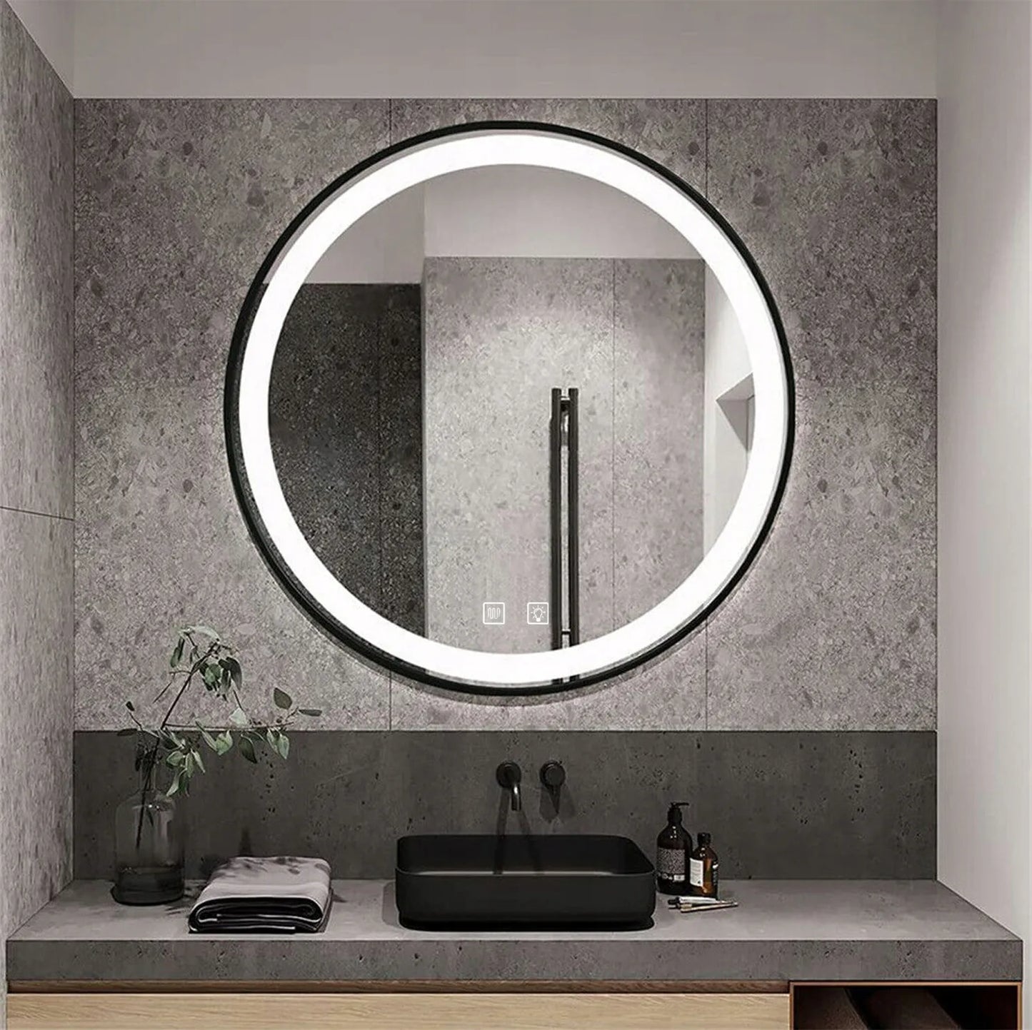 Apvalus LED veidrodis 70 cm vonios kambariui su juodu rėmu, apšvietimu ir nuo rasojimo apsaugos funkcija