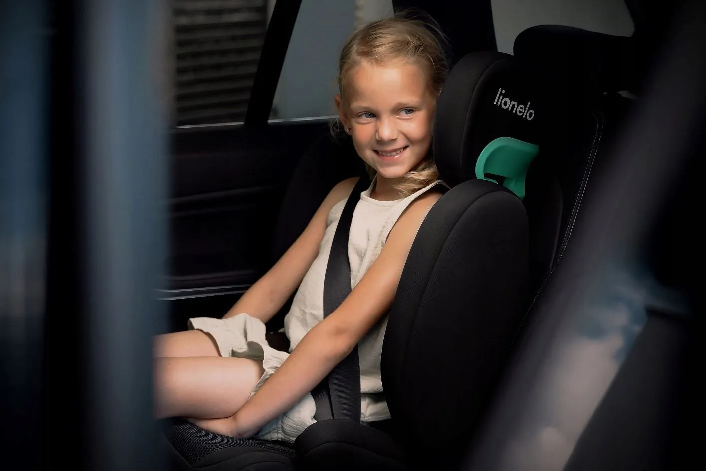 Automobilinė kėdutė LIONELO LO HUGO su pagrindu CE ISOFIX i-Size 100-150 cm