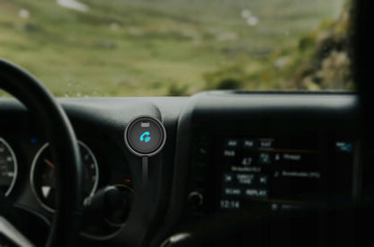 Automobilinis BLUETOOTH FM siųstuvas, įkroviklis ir laisvų rankų įranga su USB QC3.0