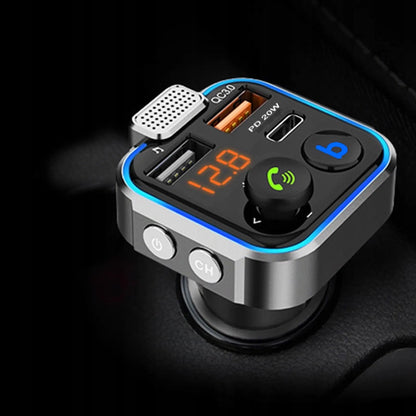 Automobilinis „Bluetooth“ FM siųstuvas P5 su 3x USB QC greituoju įkrovikliu