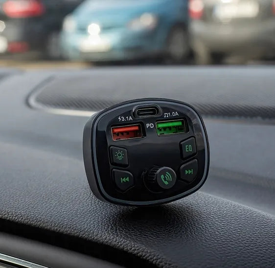 Automobilinis FM siųstuvas su „Bluetooth“ funkcija ir integruotu mikrofonu TR-360