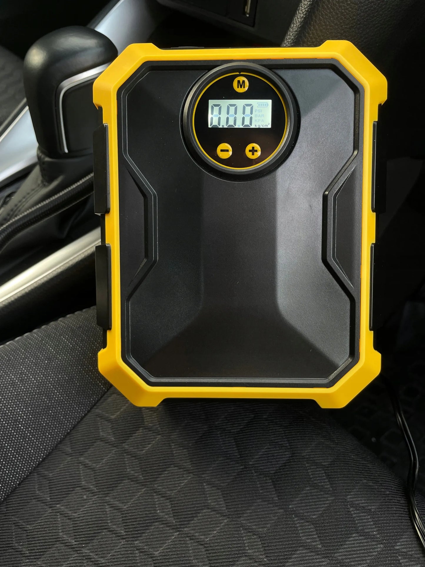 Automobilinis kompresorius Chomik 100W 12V su LED lempute