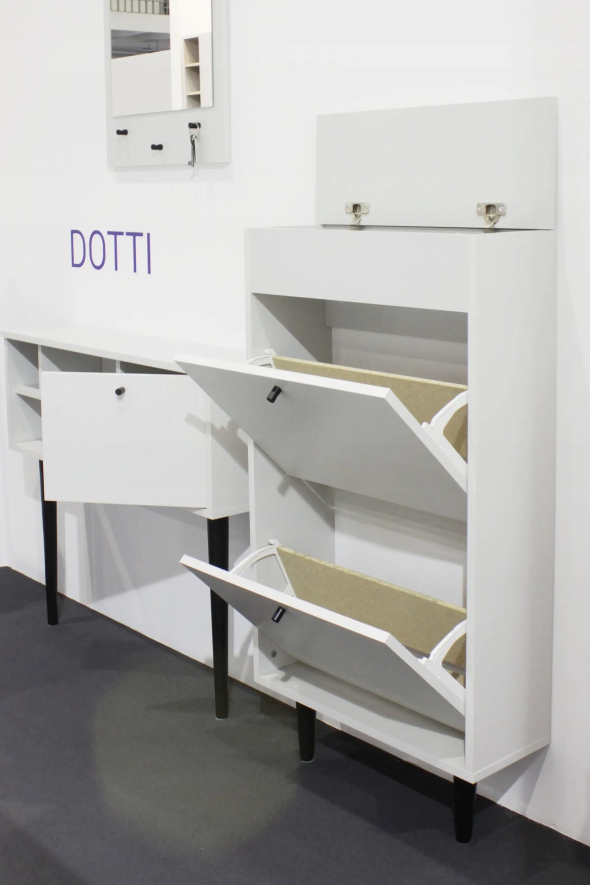 Batų spintelė Matkam DOTTI 521 grafitas-votan batų komoda su raktų dėtuve