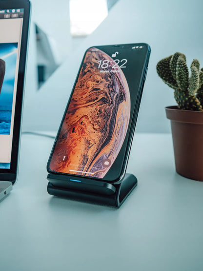 Belaidis indukcinis tinklo įkroviklis, greitai įkraunanti 15 W stotelė, USB-C QI