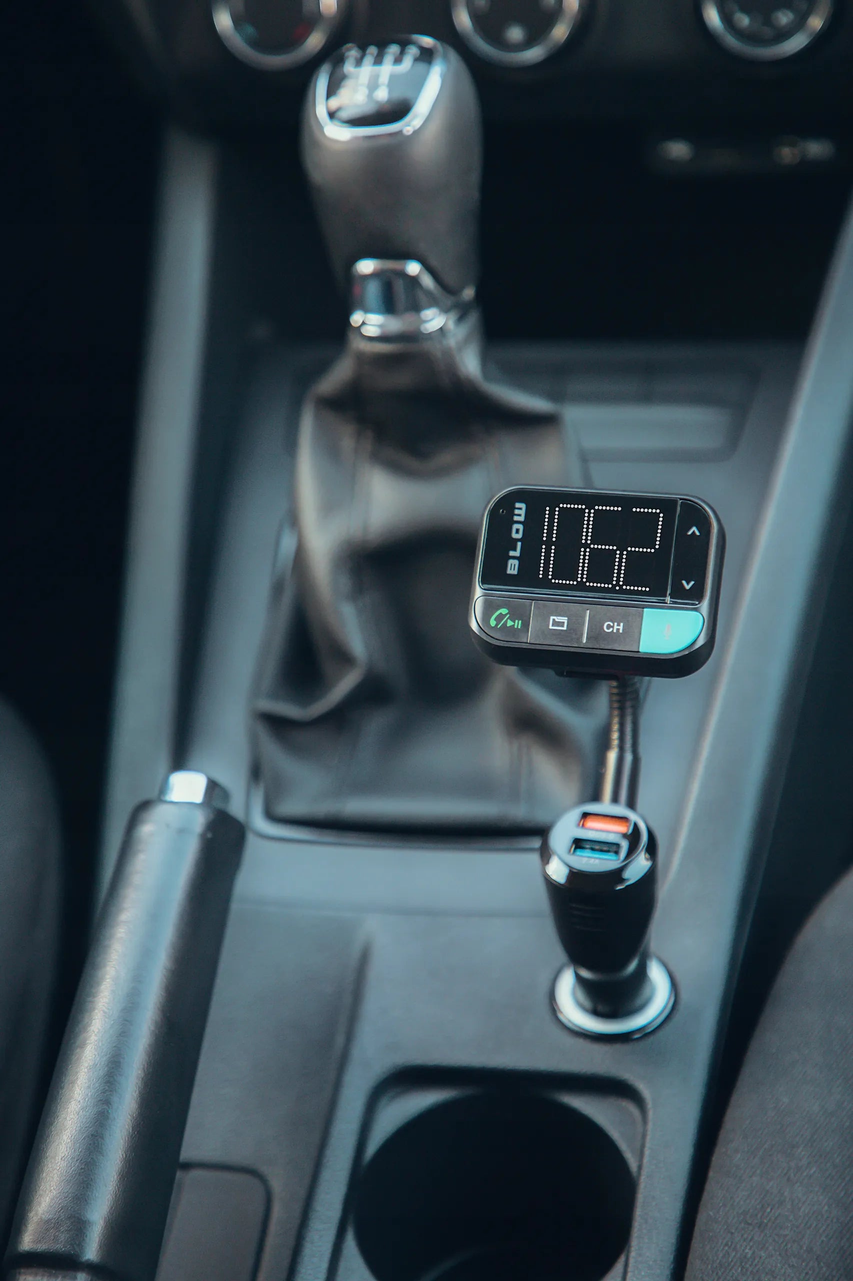 BLOW FM siųstuvas Bluetooth 5.0 SD QC 3xUSB Siri/Google laisvų rankų įranga