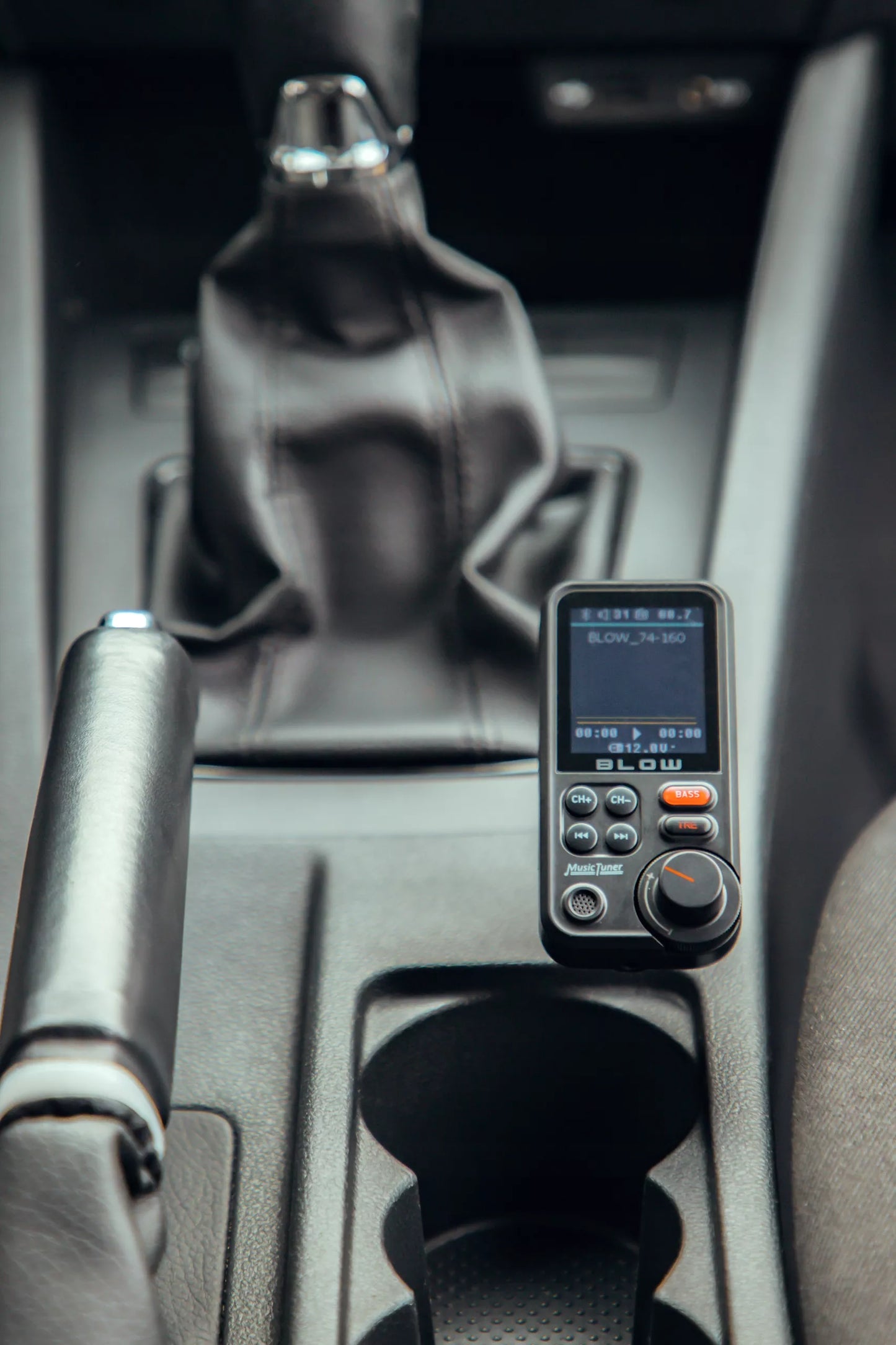BLUETOOTH 5.0 FM siųstuvas, laisvų rankų įranga, QC3.0, SD, BASS, didelis LCD ekranas, 24V