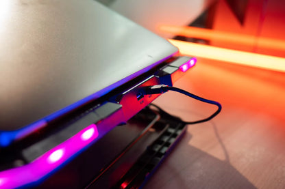 Aušinimo stovas nešiojamam kompiuteriui, reguliuojamas 9-17", LED RGB, 2x USB