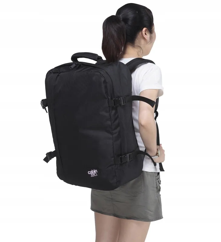 CabinZero Classic 44 l rankinio bagažo kuprinė, black sand