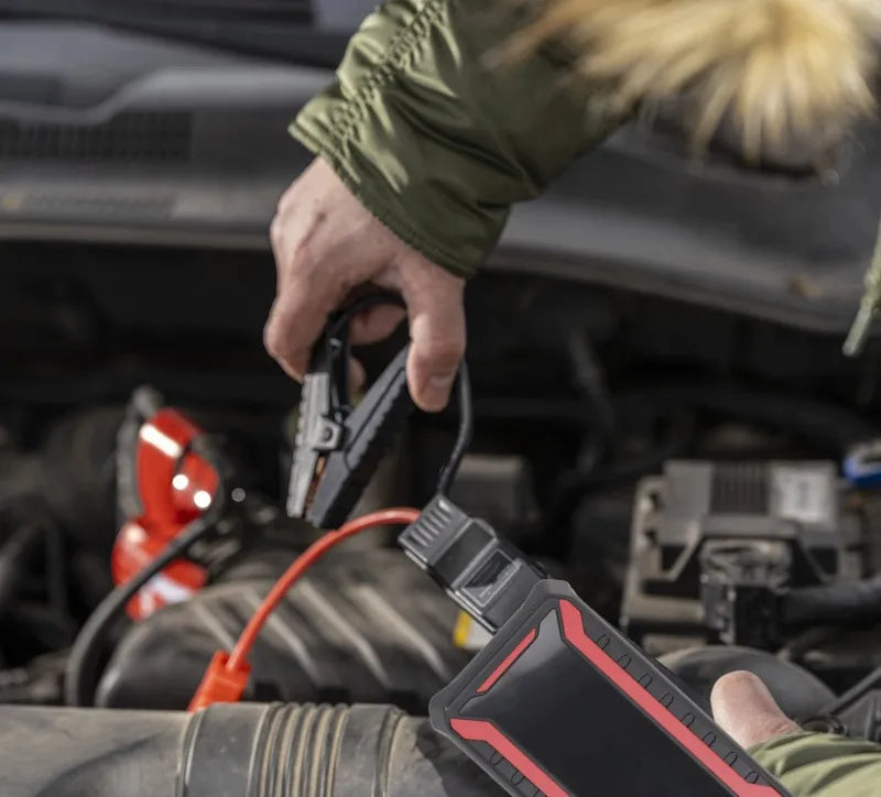 DEDRA automobilio užvedimo įrenginys „Jump Starter“, 12 000 mAh, USB-C, LED žibintuvėlis