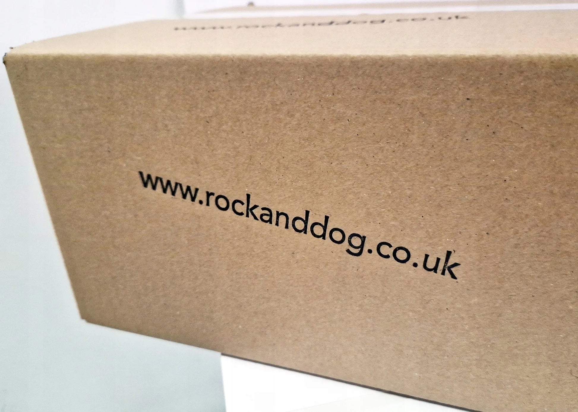 Didelis rankinis spaudas 140x80 mm antspaudas su Jūsų logotipu ir rašalo pagalvėle